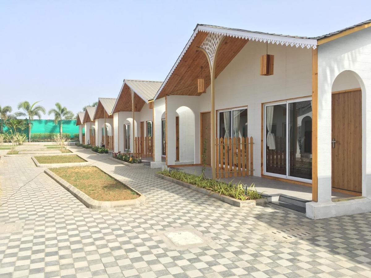 Vits Daman Devka Beach Exterior foto