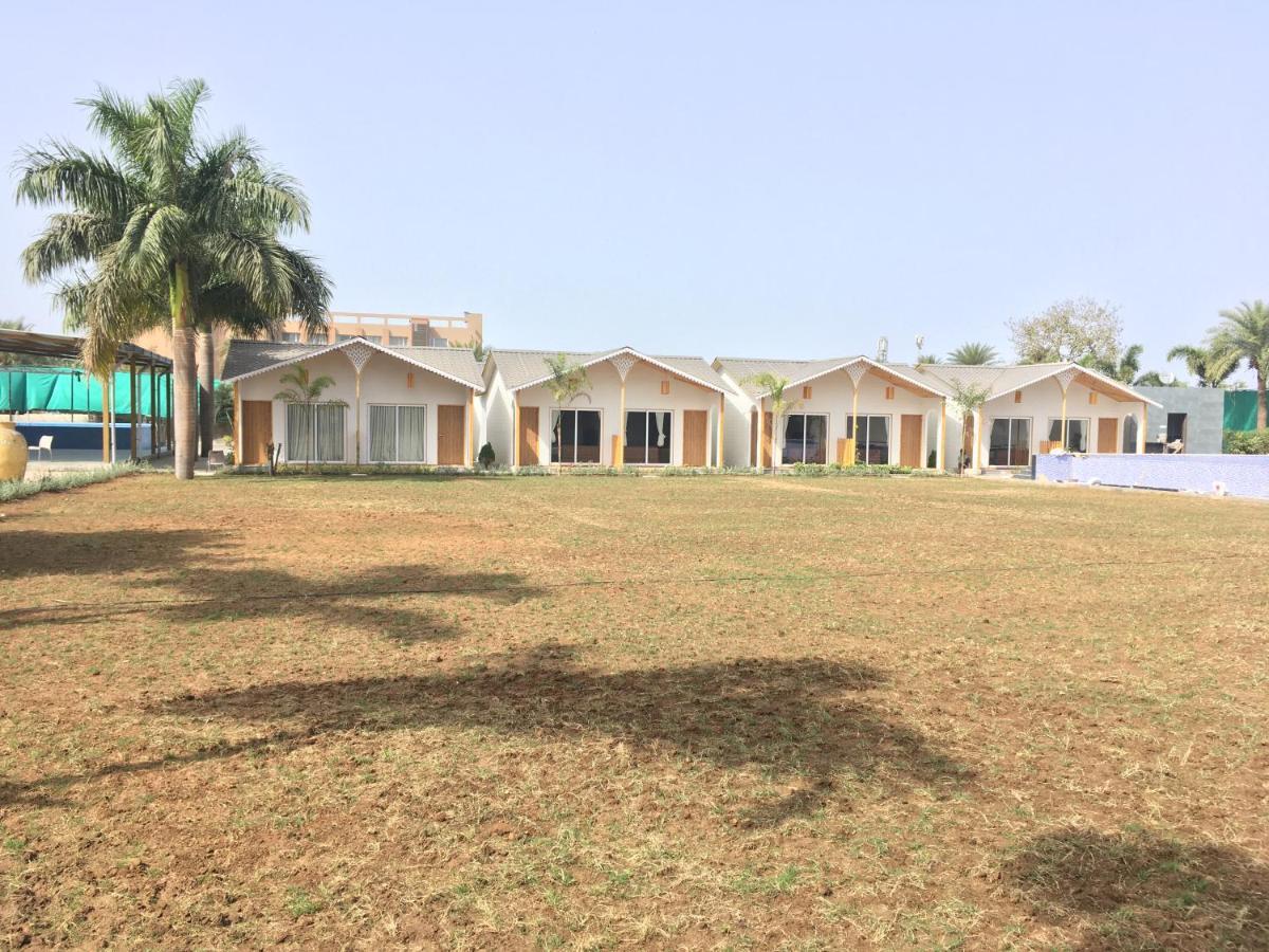 Vits Daman Devka Beach Exterior foto