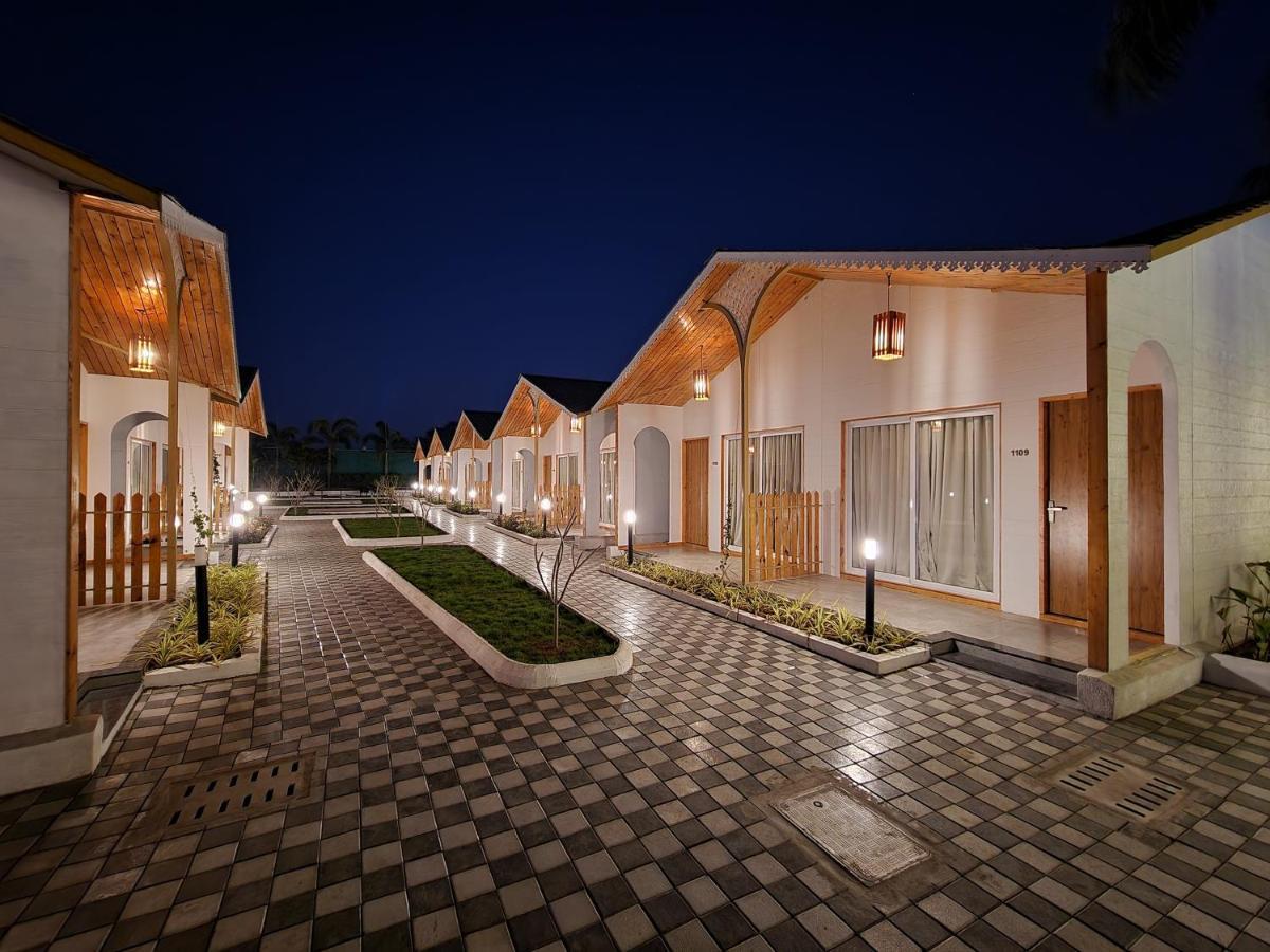 Vits Daman Devka Beach Exterior foto